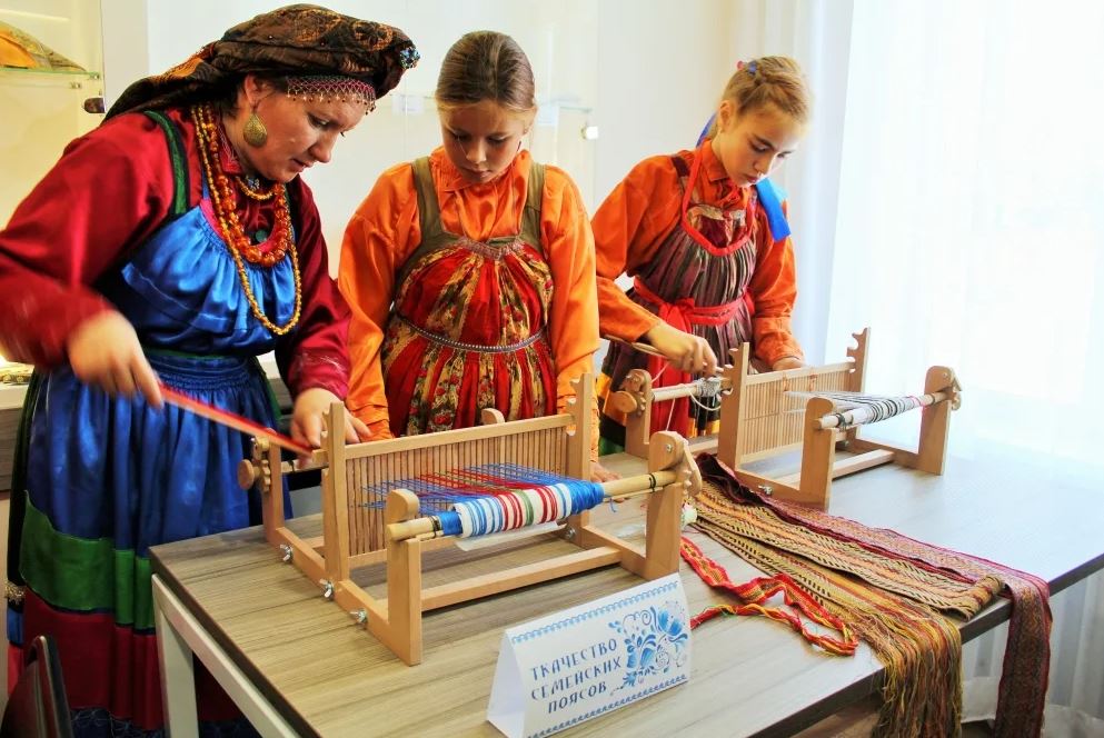 Традиция изготовления поясов у семейских Бурятии